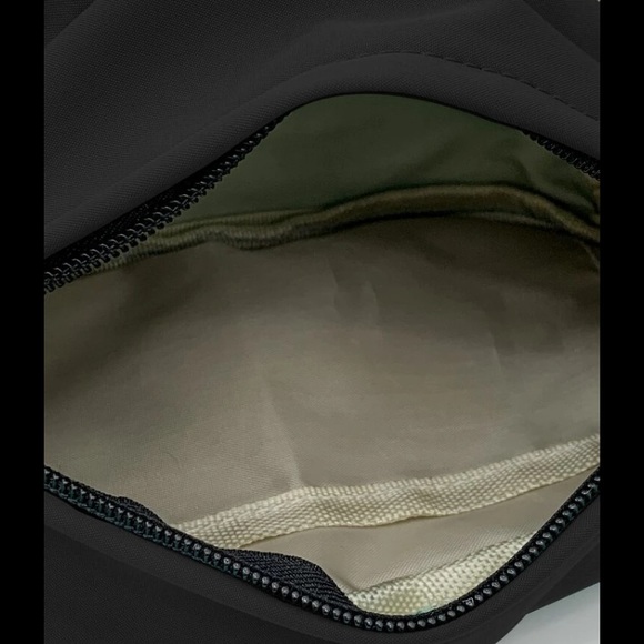 💙 Women’s Black Double Front Pockets Sporty Adjustable Strap Fanny Pack - Picture 4 of 6